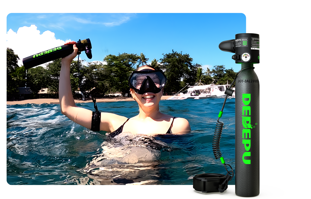 Diver snorkeling with DEDEPU 0.5L snorkeling gear.